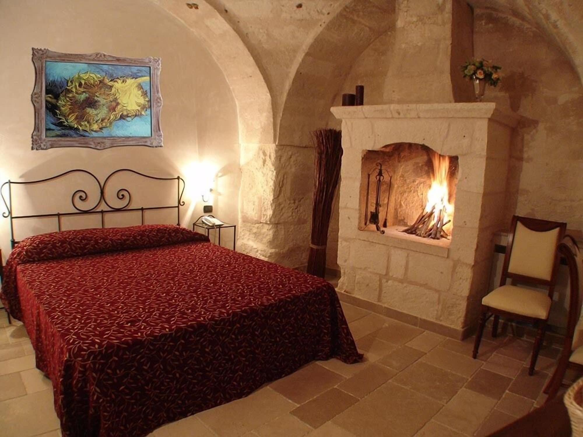 מונופולי Hotel Masseria Fortificata Donnaloia מראה חיצוני תמונה