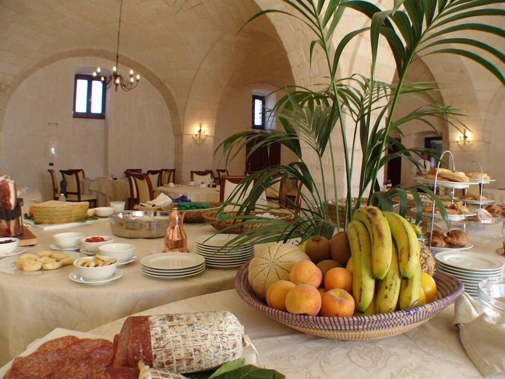 מונופולי Hotel Masseria Fortificata Donnaloia מראה חיצוני תמונה