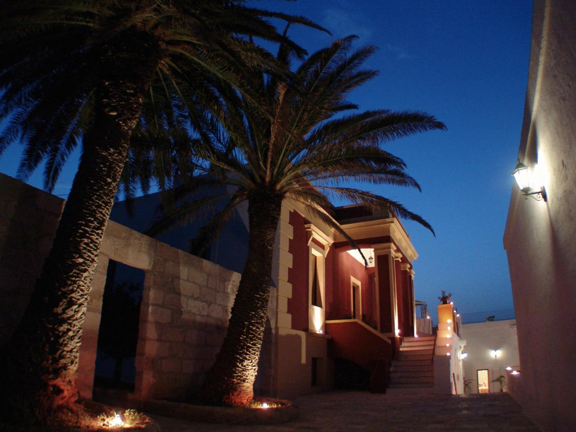 מונופולי Hotel Masseria Fortificata Donnaloia מראה חיצוני תמונה