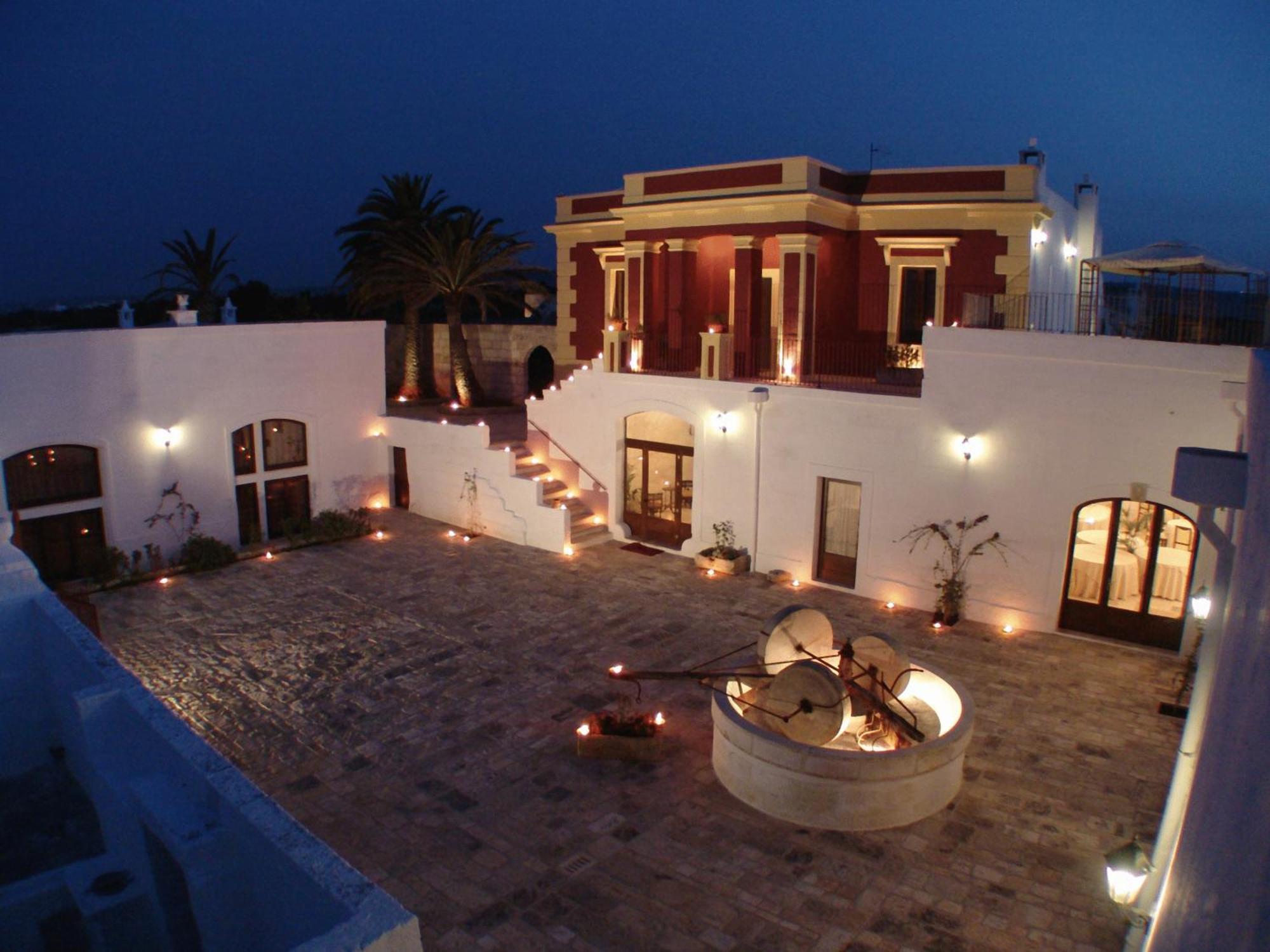 מונופולי Hotel Masseria Fortificata Donnaloia מראה חיצוני תמונה