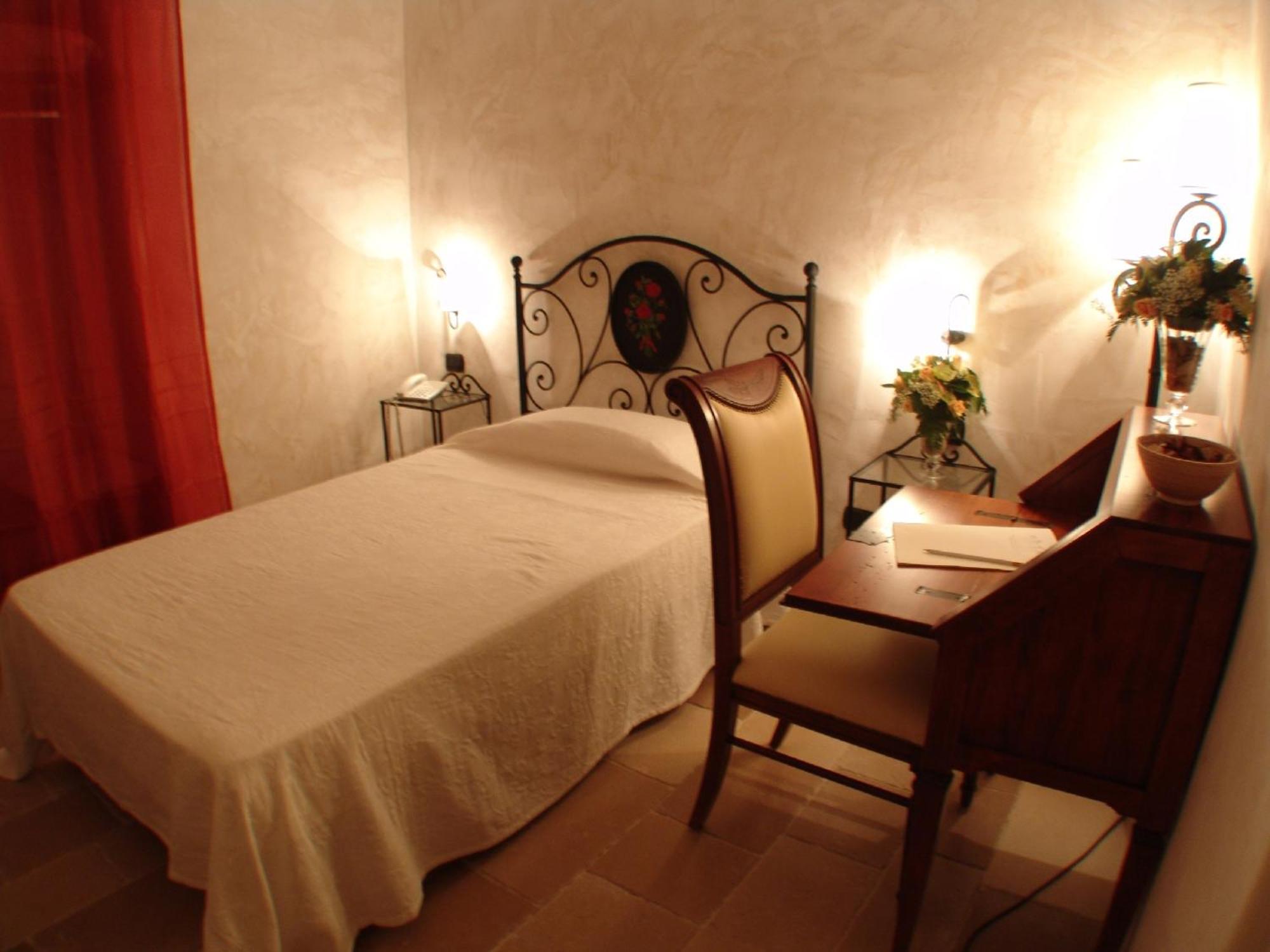 מונופולי Hotel Masseria Fortificata Donnaloia מראה חיצוני תמונה