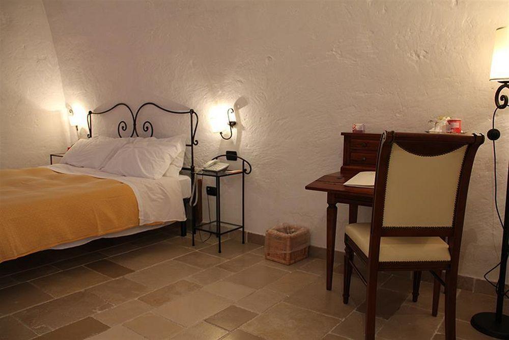 מונופולי Hotel Masseria Fortificata Donnaloia מראה חיצוני תמונה